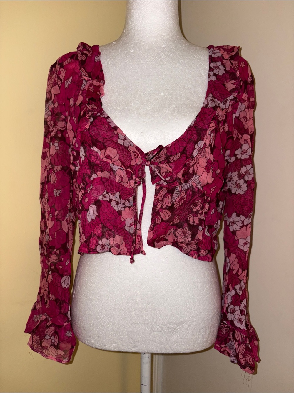 Urban Outfitters Raspberry Floral Tie-Front Cropped Top - Picture 2 of 6